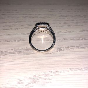 Kay Jewelers Jewelry - Pre loved promise ring from Kay jewelers ❤️ Kay Jewelers Jewelry - Pre loved promise ring from Kay jewelers ❤️